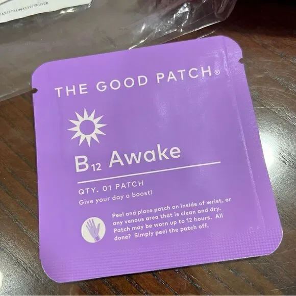 FREE PEOPLE make up bag with samples - Picture 5 of 7